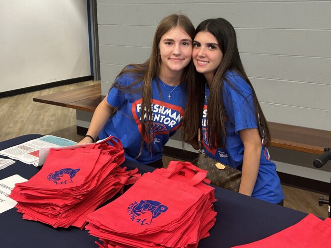 Open House Helps Freshmen, New Students Get Familiar With WPHS